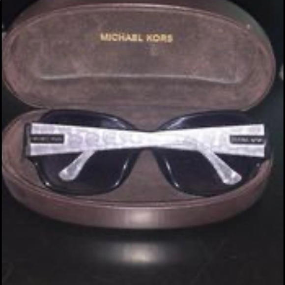 Bearly used - Picture 2 of 2